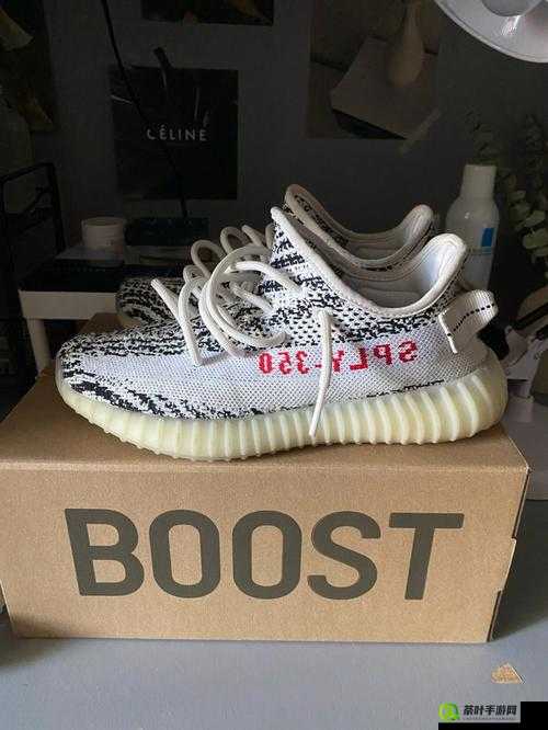 yeezy380 蜜桃粉与白色直播时精彩呈现